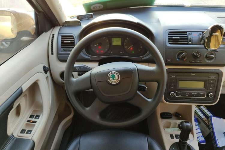 Used Skoda Fabia 2012 1.4L Automatic Crystal Edition Steering Wheel