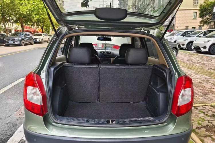 Used Skoda Fabia 2012 1.6L Scout Trunk