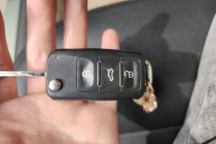 Used Skoda Fabia 2012 1.6L Automatic Crystal Edition Vehicle Key