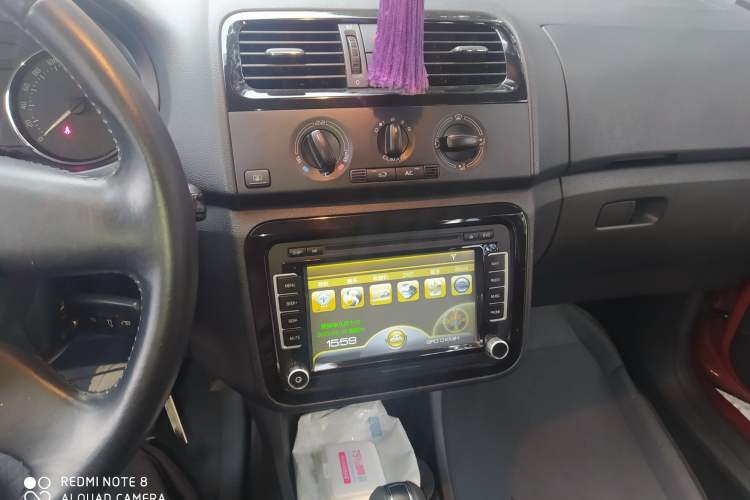 Used Skoda Fabia 2012 1.6L Automatic Cool Black Edition Audio And AC Panel