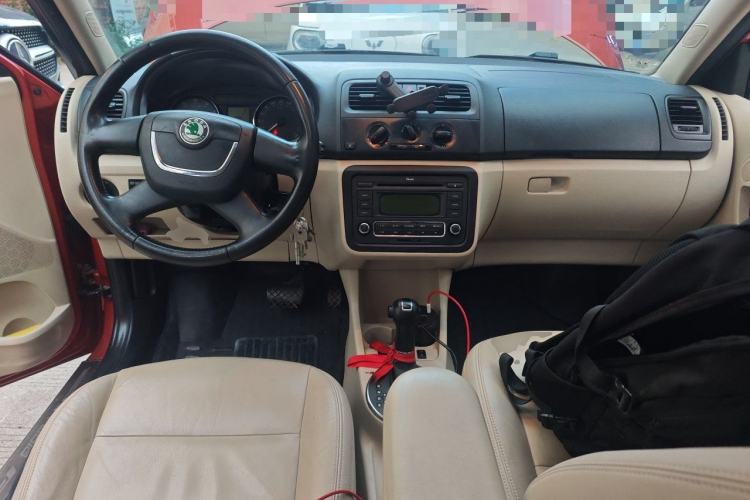 Used Skoda Fabia 2012 1.6L Automatic Crystal Edition Center Console