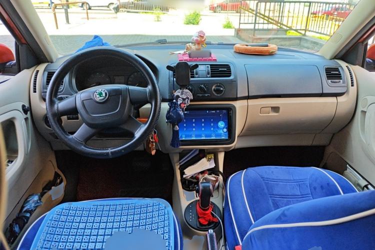 Used Skoda Fabia 2012 1.4L Automatic Crystal Edition Center Console