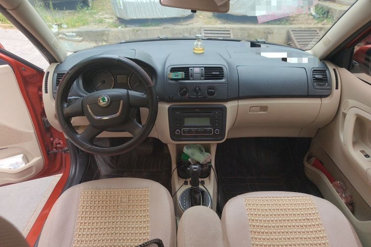 Used Skoda Fabia 2012 1.4L Automatic Crystal Edition Center Console