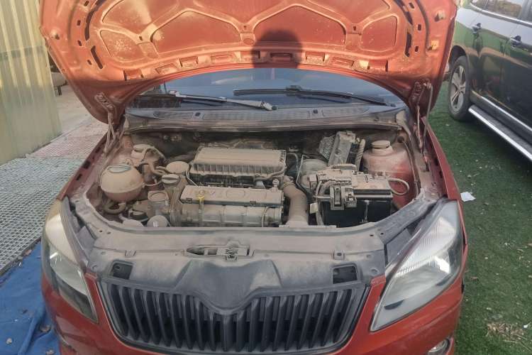 Used Skoda Fabia 2012 1.6L Automatic Sport Edition Engine Bay
