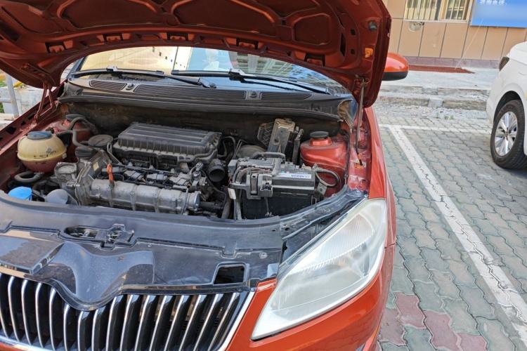 Used Skoda Fabia 2012 1.4L Automatic Crystal Edition Engine Bay Left