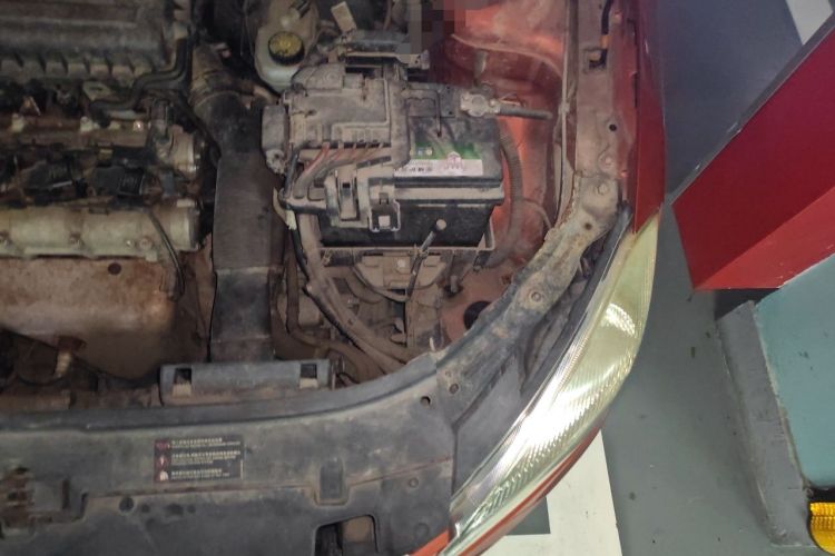 Used Skoda Fabia 2012 1.4L Automatic Crystal Edition Engine Bay Left