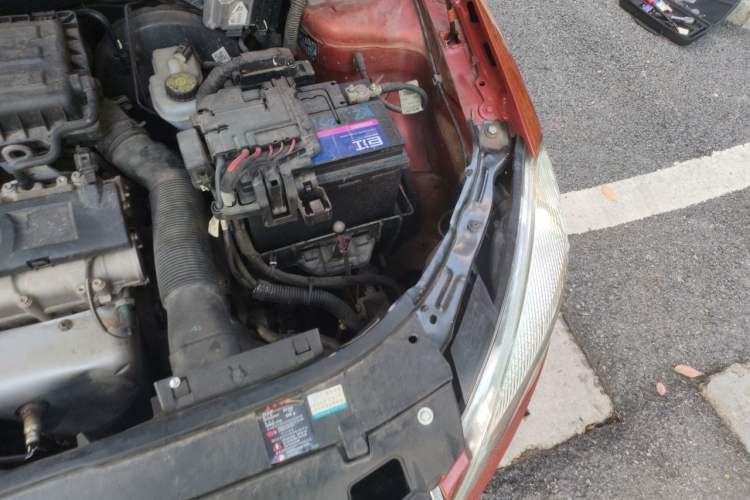 Used Skoda Fabia 2012 1.4L Automatic Crystal Edition Engine Bay Left