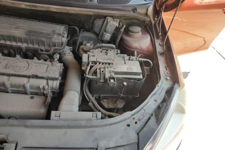 Used Skoda Fabia 2012 1.4L Automatic Crystal Edition Engine Bay Left