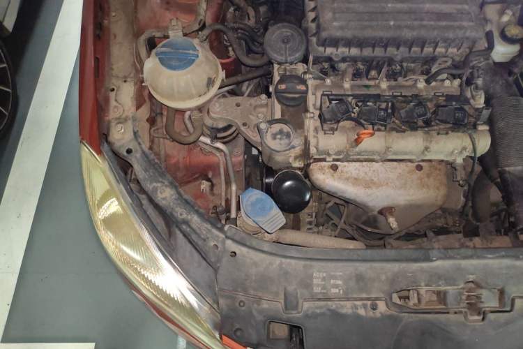 Used Skoda Fabia 2012 1.4L Automatic Crystal Edition Engine Bay Right