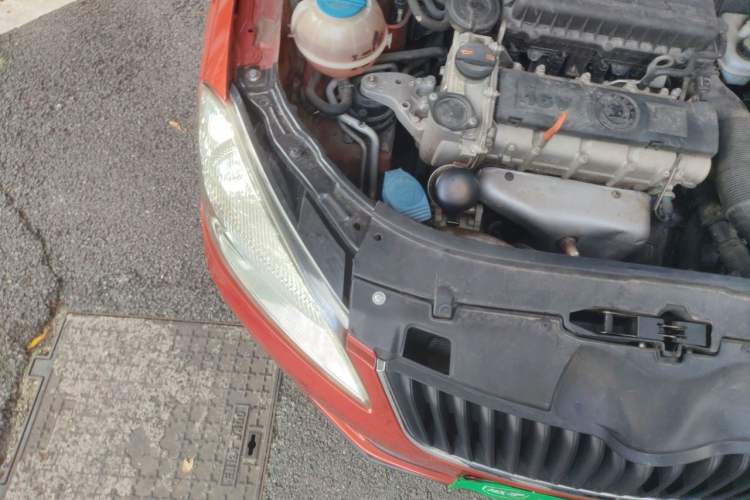 Used Skoda Fabia 2012 1.4L Automatic Crystal Edition Engine Bay Right