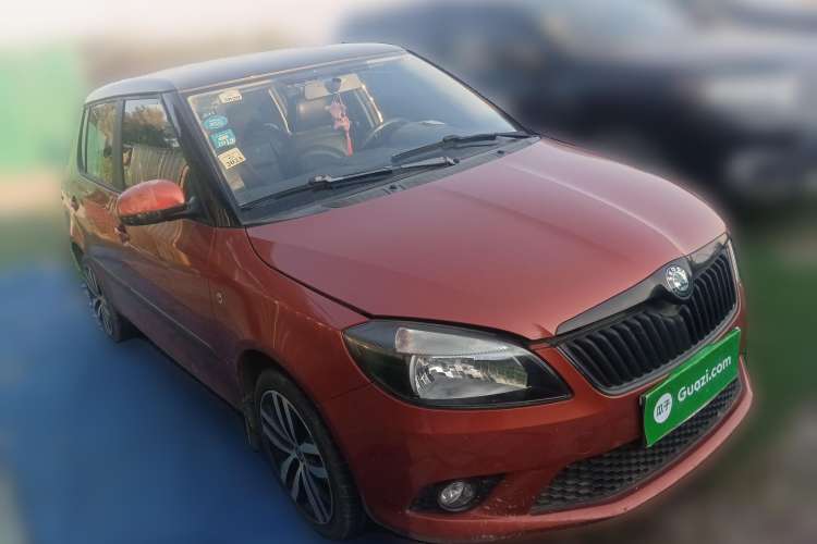 Used Skoda Fabia 2012 1.6L Automatic Sport Edition Front Right 45 Deg