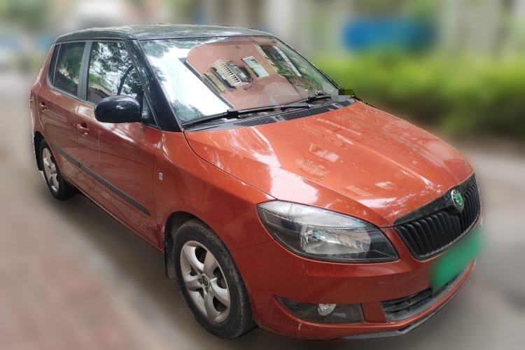 Used Skoda Fabia 2012 1.6L Manual Cool Black Edition Front Right 45 Deg