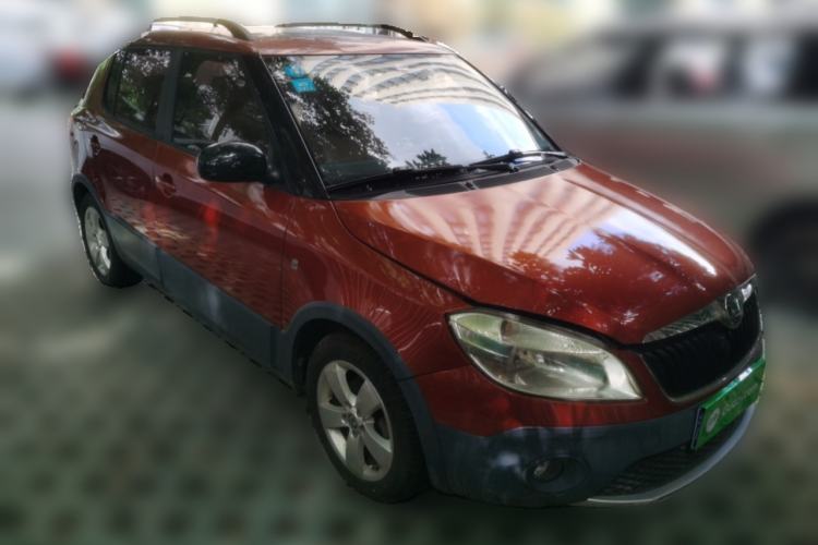 Used Skoda Fabia 2012 1.6L Scout Front Right 45 Deg