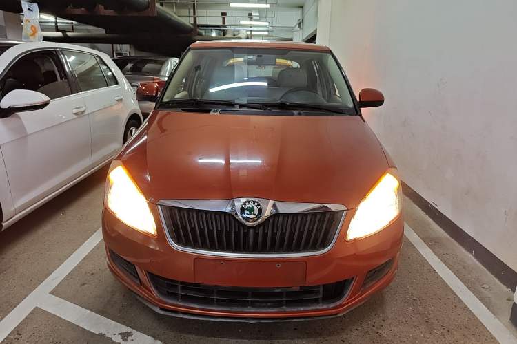 Used Skoda Fabia 2012 1.4L Automatic Crystal Edition Front