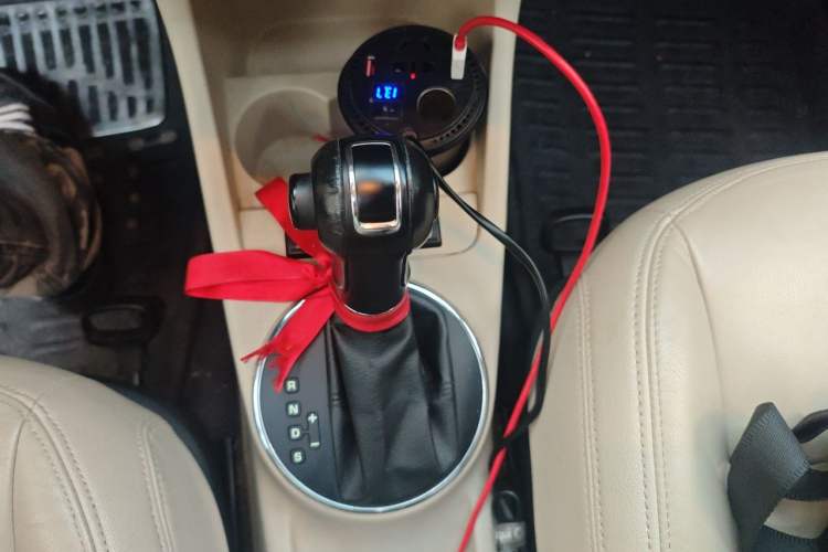 Used Skoda Fabia 2012 1.6L Automatic Crystal Edition Gear Lever