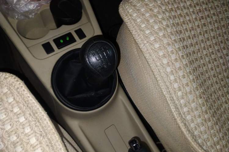 Used Skoda Fabia 2012 1.4L Manual Crystal Edition Gear Lever