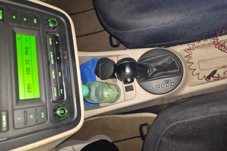 Used Skoda Fabia 2012 1.4L Automatic Crystal Edition Gear Lever