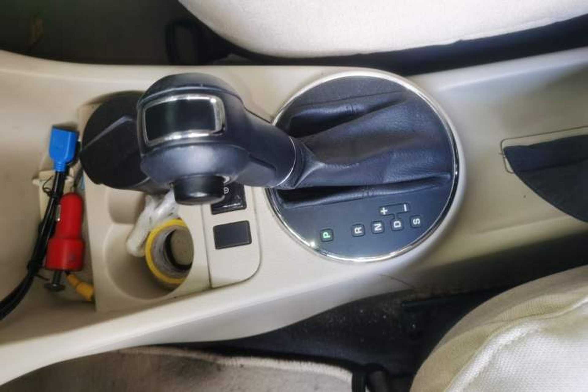 Used Skoda Fabia 2012 1.6L Scout Gear Lever