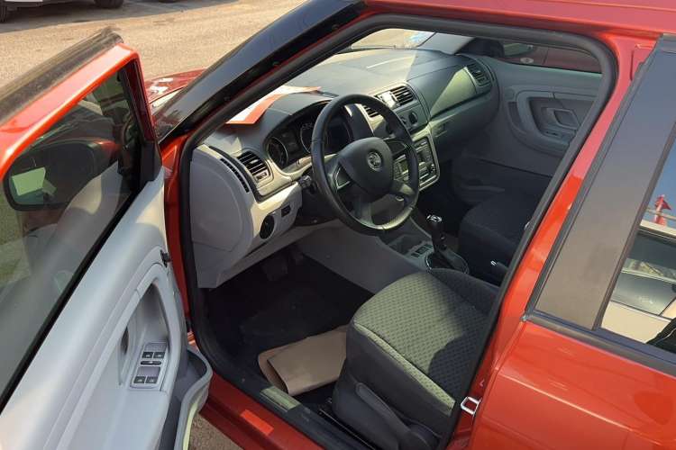 Used Skoda Fabia 2012 1.4L Automatic Crystal Edition Interior 2
