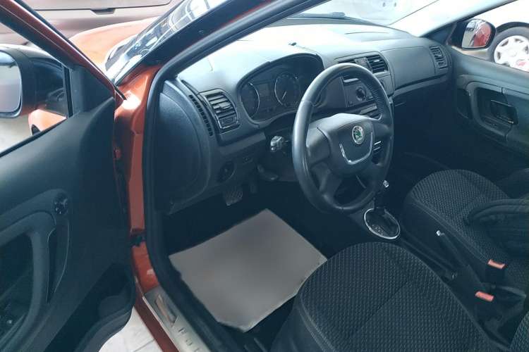 Used Skoda Fabia 2012 1.6L Automatic Sport Edition Left Front Seat