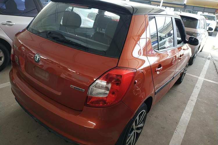 Used Skoda Fabia 2012 1.6L Automatic Sport Edition Rear Right 45 Deg