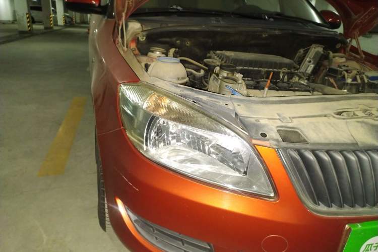 Used Skoda Fabia 2012 1.4L Manual Crystal Edition Right Front Headlight