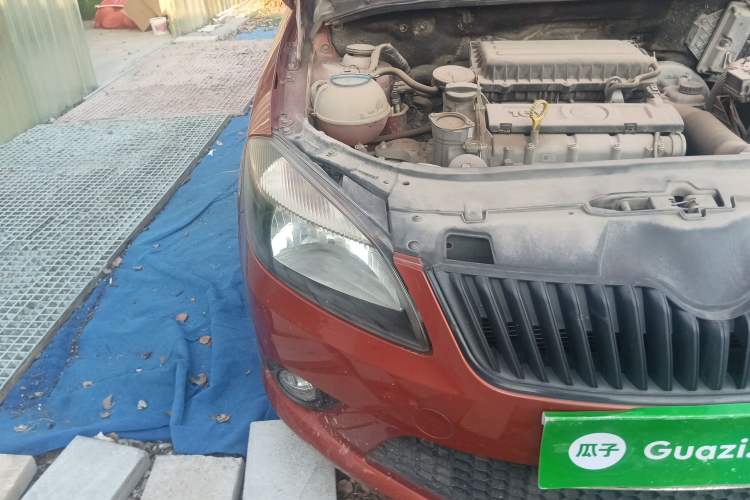 Used Skoda Fabia 2012 1.6L Automatic Sport Edition Right Front Headlight