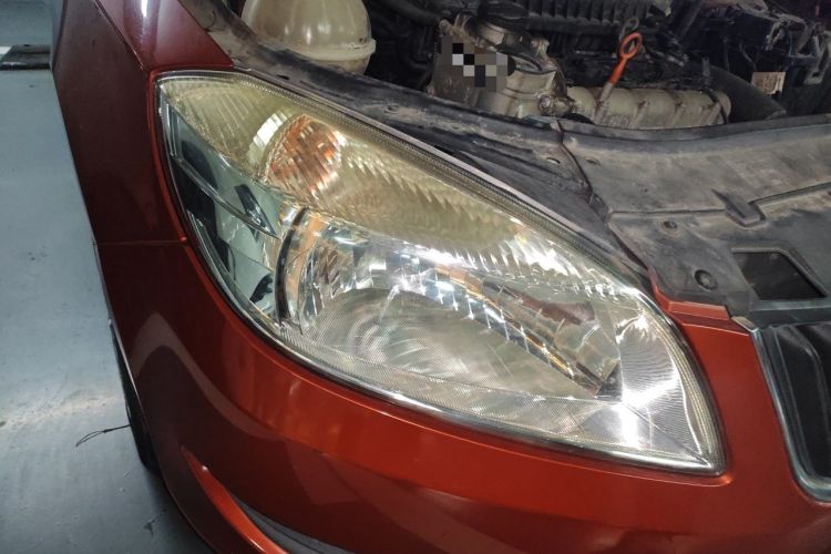 Used Skoda Fabia 2012 1.4L Automatic Crystal Edition Right Front Headlight