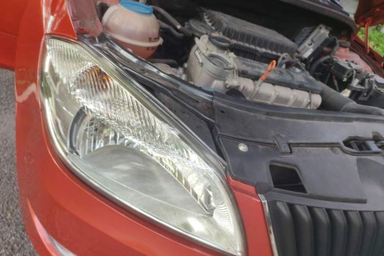 Used Skoda Fabia 2012 1.4L Automatic Crystal Edition Right Front Headlight