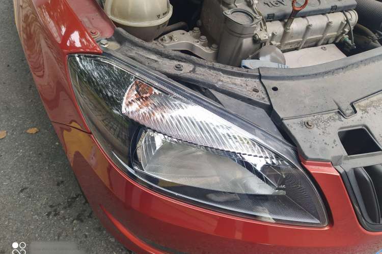Used Skoda Fabia 2012 1.6L Automatic Cool Black Edition Right Front Headlight