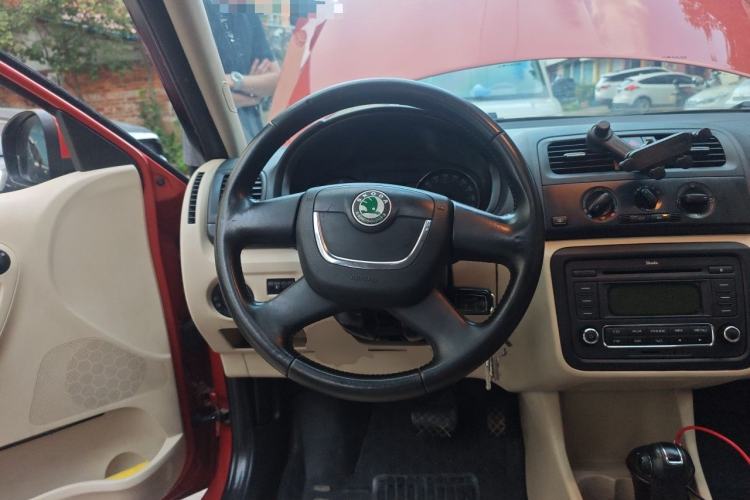 Used Skoda Fabia 2012 1.6L Automatic Crystal Edition Steering Wheel