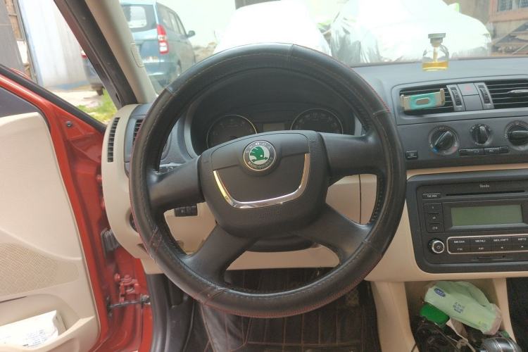 Used Skoda Fabia 2012 1.4L Automatic Crystal Edition Steering Wheel