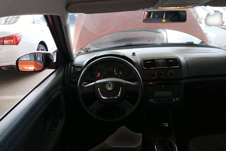 Used Skoda Fabia 2012 1.6L Automatic Sport Edition Steering Wheel
