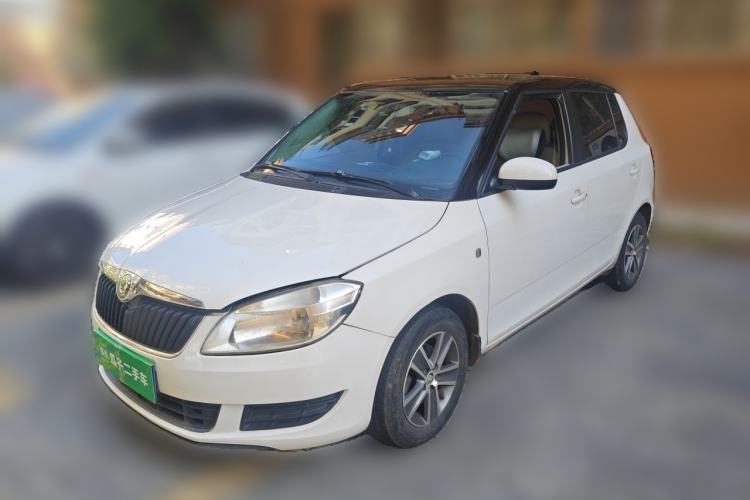 Used Skoda Fabia 2012 1.4L Automatic Crystal Edition Guazi used car, China used car export, Used car for sale, Used  cars, Cheapest cars for sale