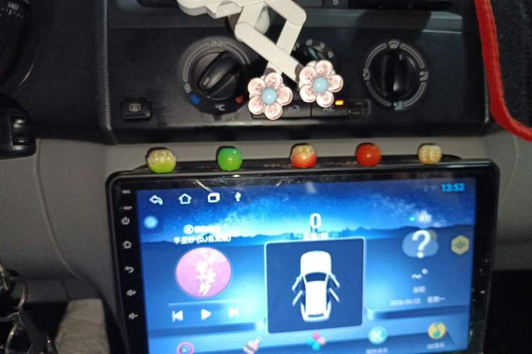 Used Skoda Fabia 2012 1.6L Automatic Crystal Edition Audio And AC Panel