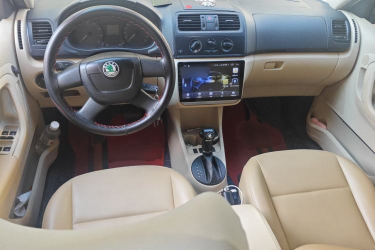 Used Skoda Fabia 2012 1.4L Automatic Crystal Edition Center Console