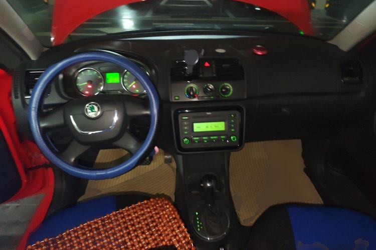 Used Skoda Fabia 2012 1.6L Automatic Sport Edition Center Console