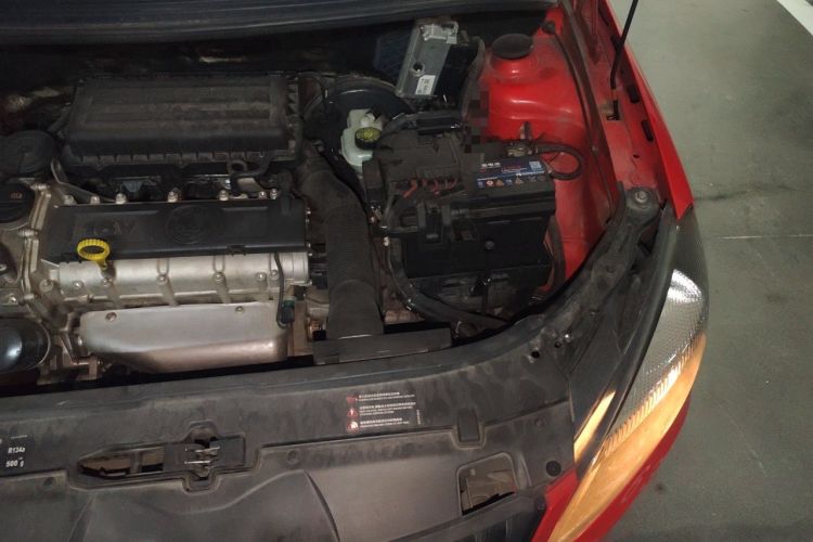 Used Skoda Fabia 2012 1.6L Automatic Sport Edition Engine Bay Left