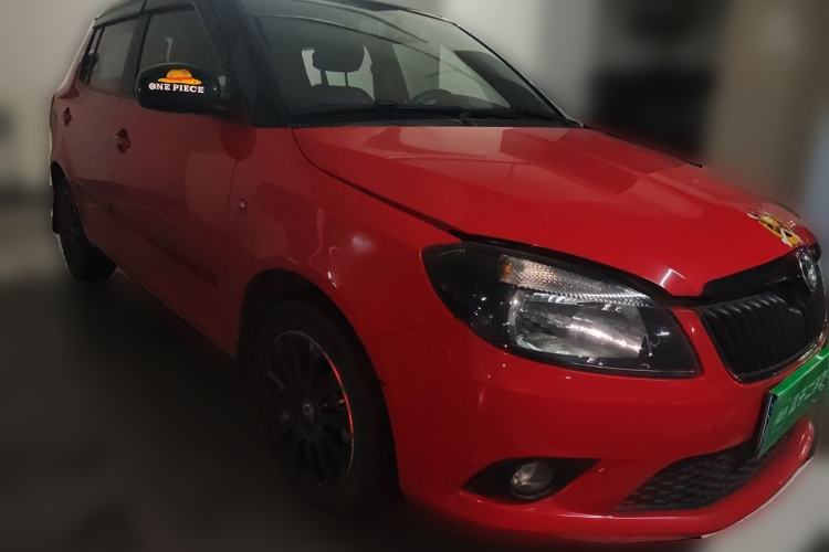 Used Skoda Fabia 2012 1.6L Automatic Sport Edition Front Right 45 Deg