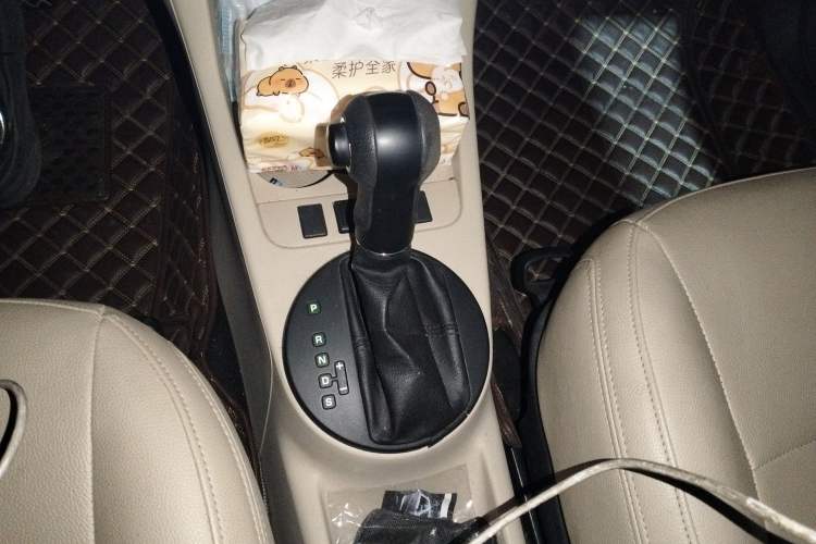 Used Skoda Fabia 2012 1.4L Automatic Crystal Edition Gear Lever