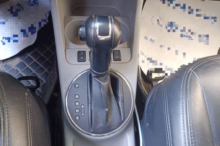 Used Skoda Fabia 2012 1.6L Automatic Crystal Edition Gear Lever
