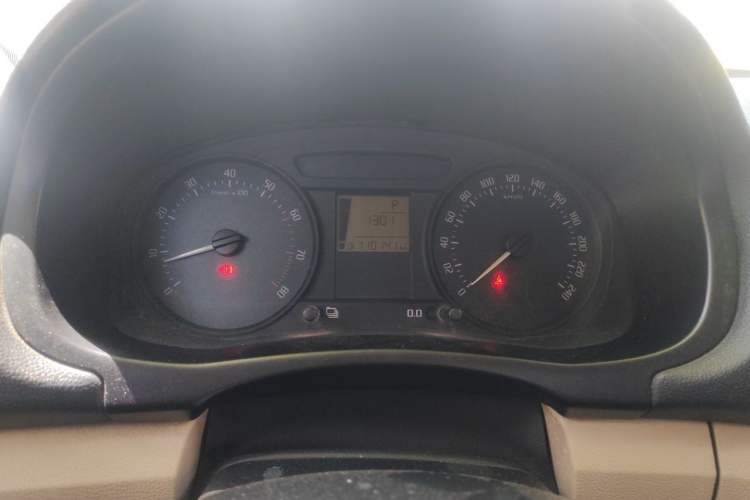 Used Skoda Fabia 2012 1.4L Automatic Crystal Edition Instrument Cluster