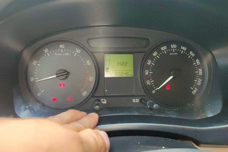 Used Skoda Fabia 2012 1.4L Manual Crystal Edition Odometer Close Up
