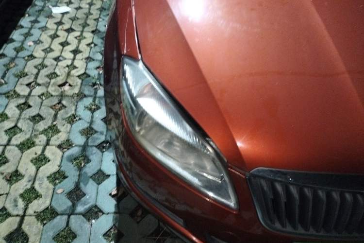 Used Skoda Fabia 2012 1.4L Automatic Crystal Edition Right Front Headlight