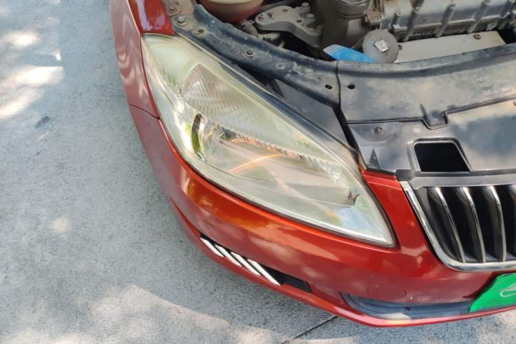 Used Skoda Fabia 2012 1.4L Manual Crystal Edition Right Front Headlight