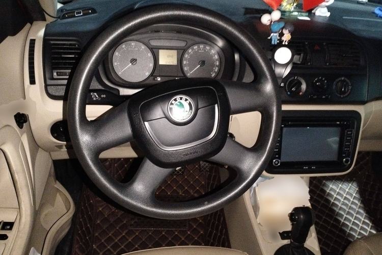 Used Skoda Fabia 2012 1.4L Automatic Crystal Edition Steering Wheel