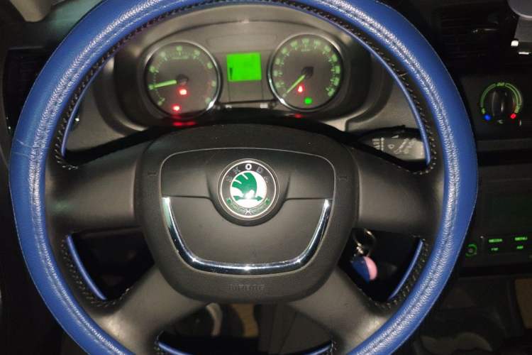 Used Skoda Fabia 2012 1.6L Automatic Sport Edition Steering Wheel