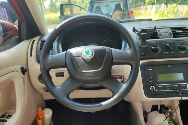 Used Skoda Fabia 2012 1.4L Manual Crystal Edition Steering Wheel