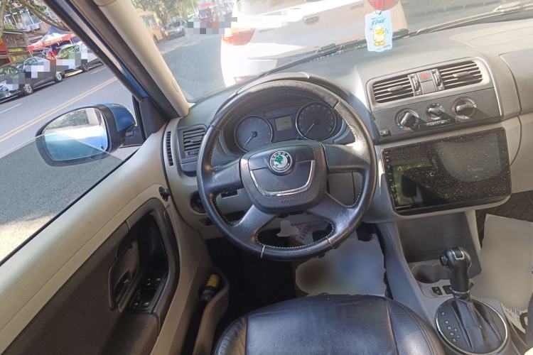 Used Skoda Fabia 2012 1.6L Automatic Crystal Edition Steering Wheel
