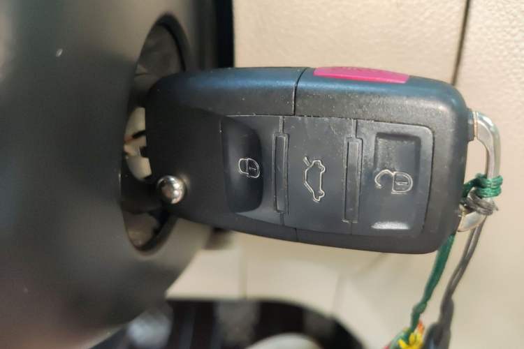 Used Skoda Fabia 2012 1.4L Manual Crystal Edition Vehicle Key